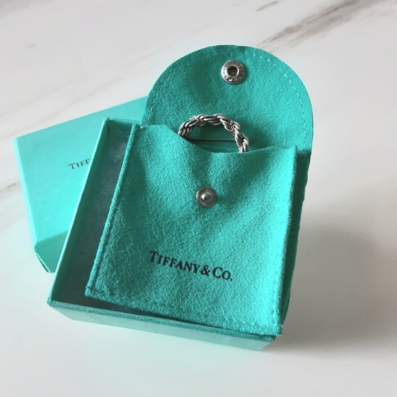 AUTHENTIC TIFFANY & CO. ESTATE 925 & 18KT YG TWISTED ROPE WREATH BROOCH - Picture 5 of 7